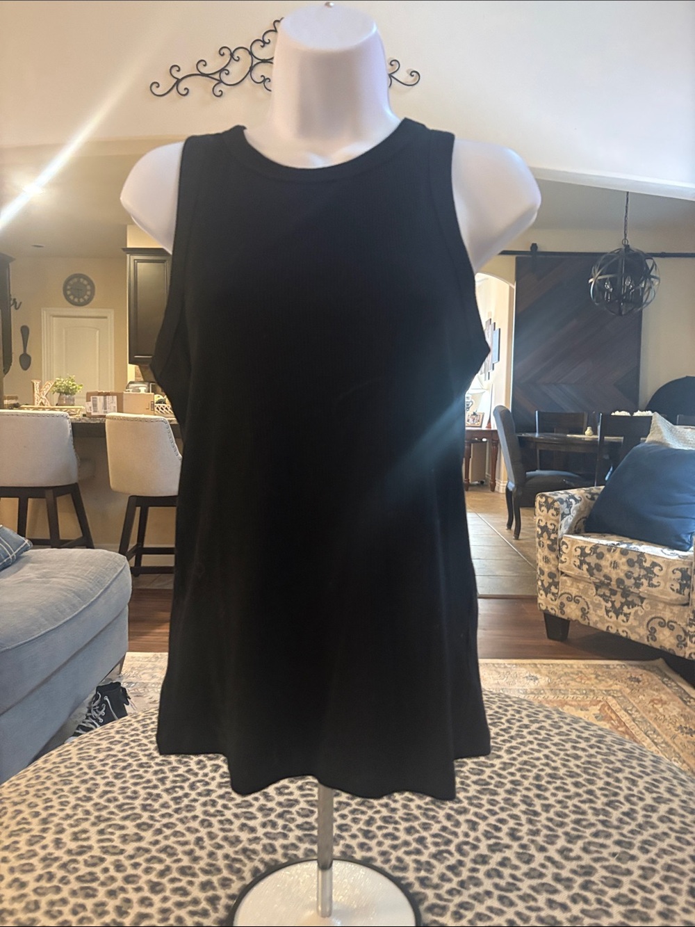 Classic Black Sleeveless Tank Top - Women's